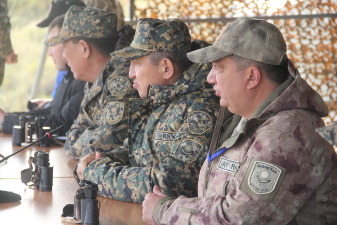 Экипаж машины боевой